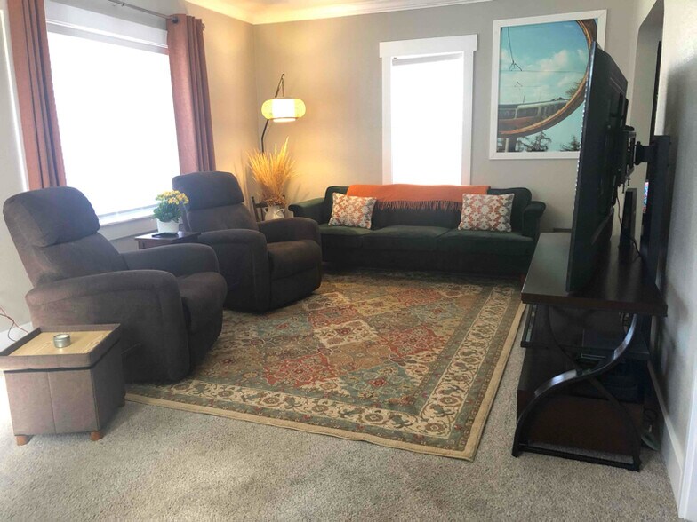 Building Photo - 126 SW 4th St