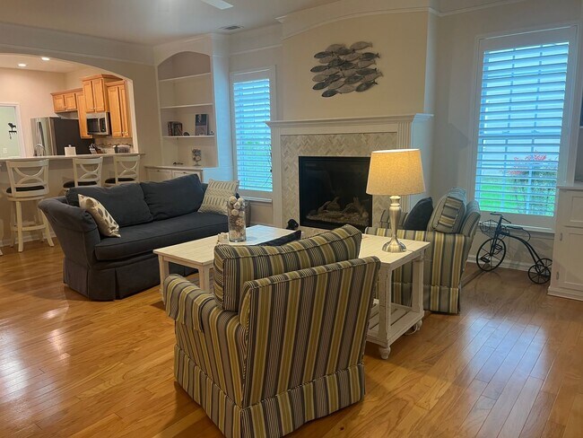 Building Photo - Lovely Furnished Home in The Haven