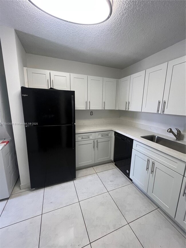Building Photo - 7430 SW 153rd Pl