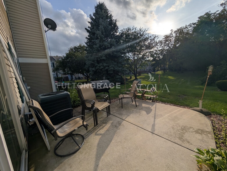 Building Photo - 2551 Oak Tree Ln