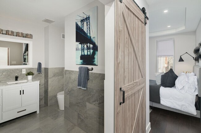 Building Photo - Modern Brewerytown Home