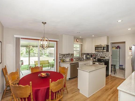 Building Photo - 1020 Meadowbrook Dr