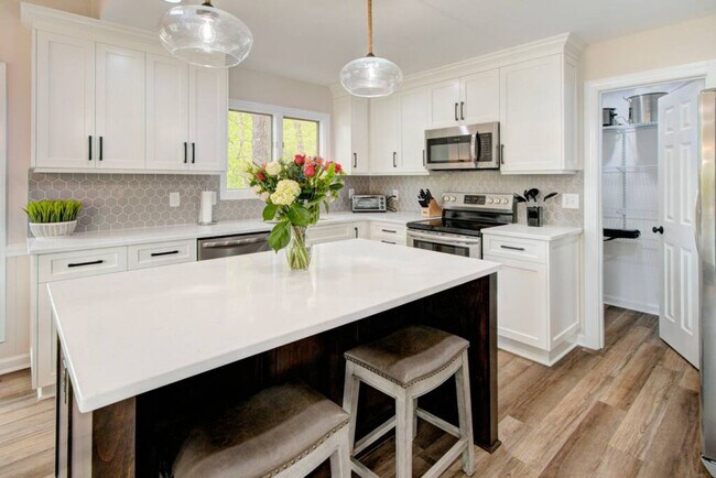 Building Photo - 16920 Landover Rd