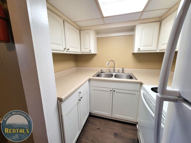 Building Photo - 1489 Brown's Chapel Rd