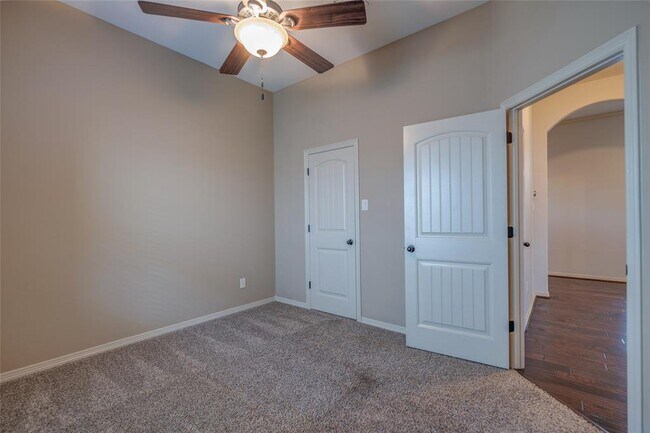 Building Photo - 12130 Brightwood Dr