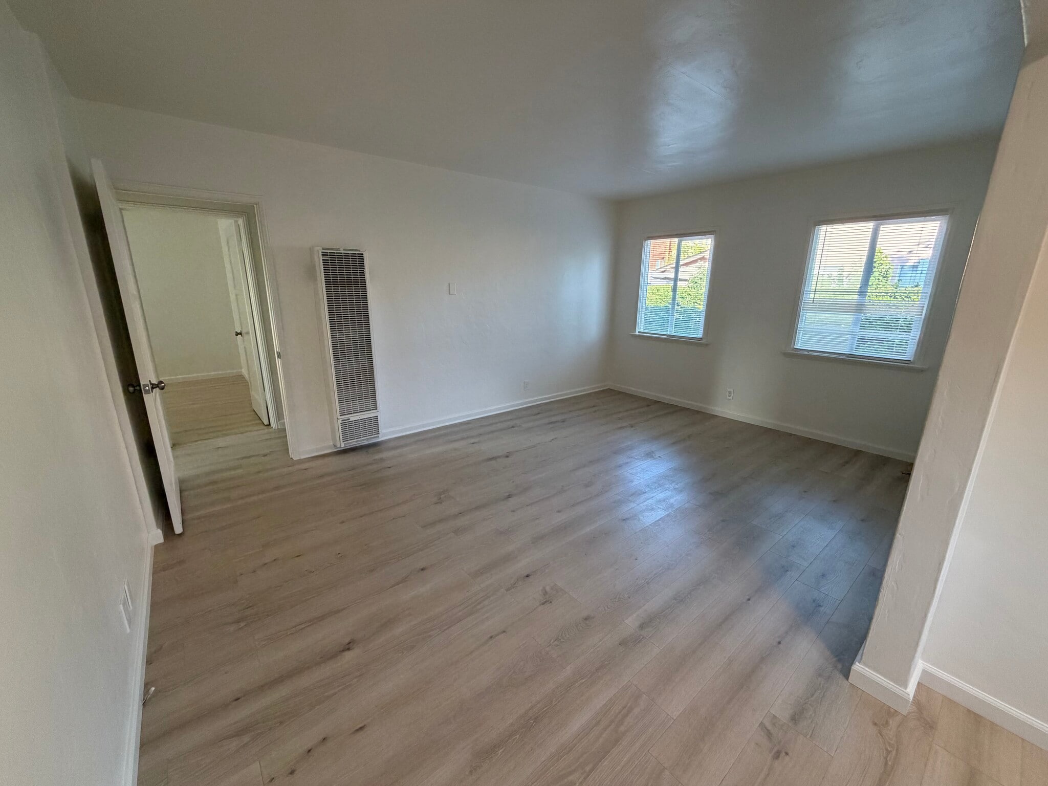 Building Photo - 1521 Dixon St