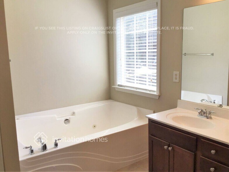 Building Photo - 3114 Flery Way S W