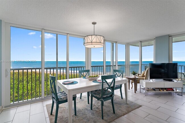 Building Photo - 669 NE Plantation Rd