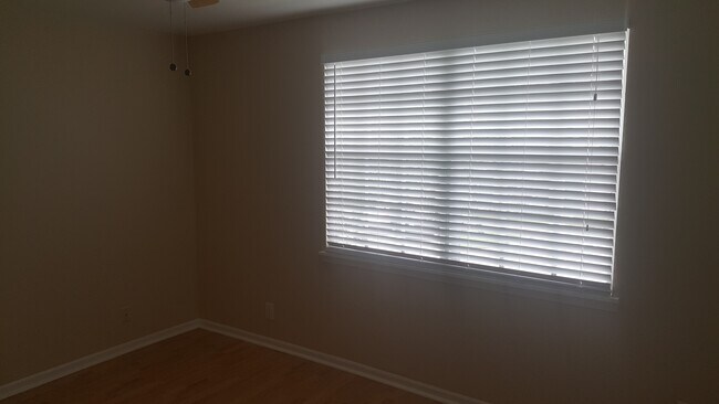 Building Photo - 9825 NW 56th Pl