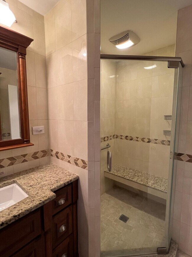 Building Photo - 9533 Schiller Blvd