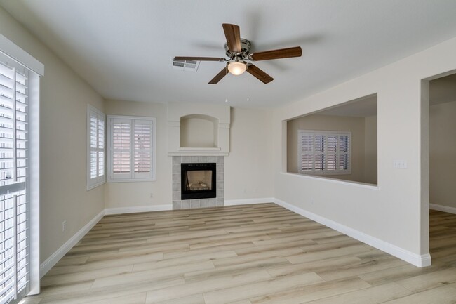 Building Photo - Beautiful 4-Bedroom Home Near Downtown Sum...