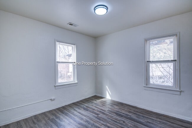 Building Photo - 2453 Prospect St