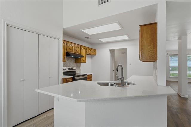 Building Photo - 1830 Tiburon Bend