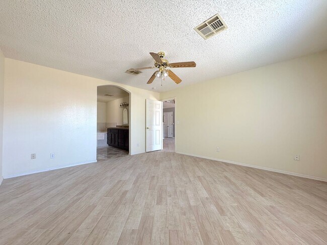 Building Photo - East El Paso 3bed/2bath!