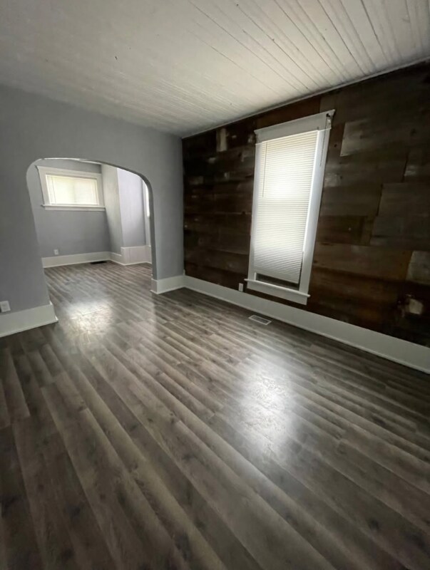 Building Photo - 127 Ash Ave