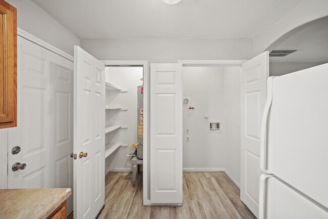 Building Photo - 4636 Mayflower St