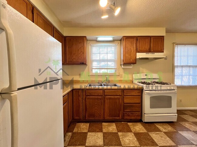 Building Photo - 1217 Faraway Dr