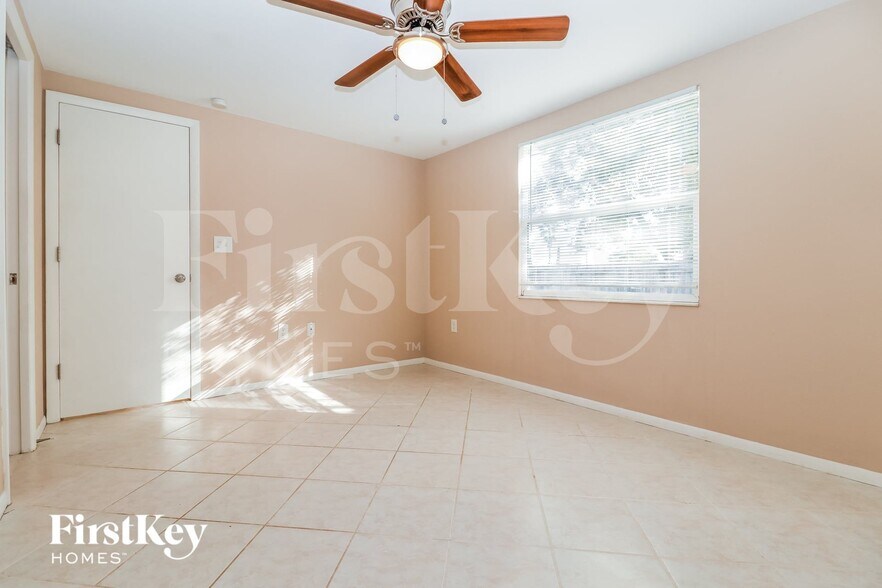 Building Photo - 7600 Topay Ln
