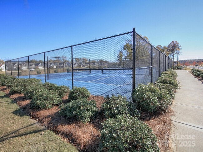 Building Photo - 161 White Apple Wy