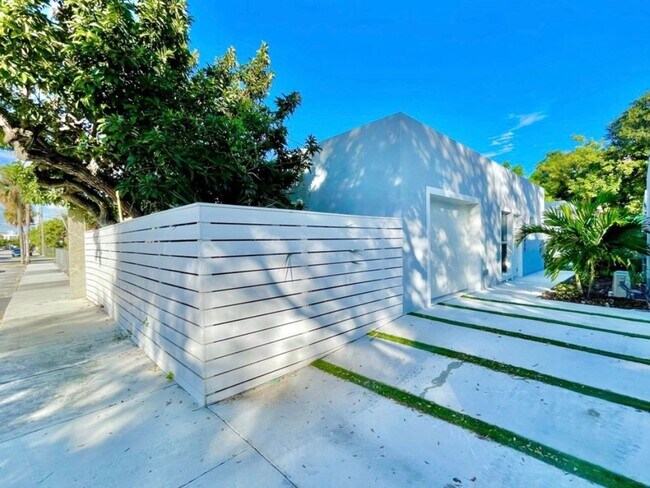 Primary Photo - 1493 NW 55th St