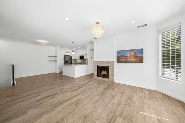 Building Photo - Upgraded 2-Bedroom in Gated Summit Community