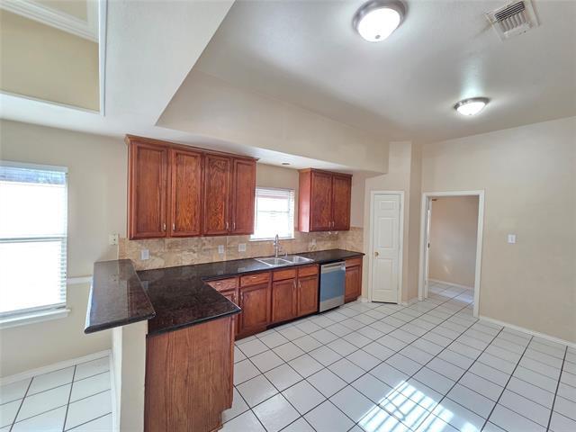 Building Photo - 2308 Welch Pl