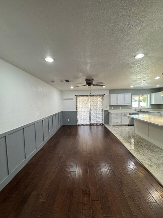 Building Photo - 3bed/2bath Chandler home for rent!
