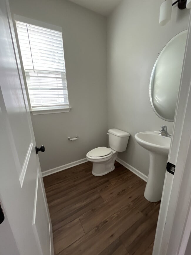 Building Photo - "Charming 4-Bed High Point Home with Granite Elegance & Cozy Fireplace!"