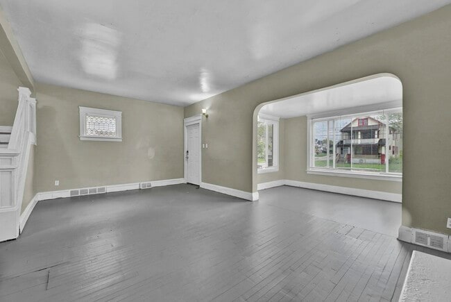 Building Photo - 13317 Caine Ave