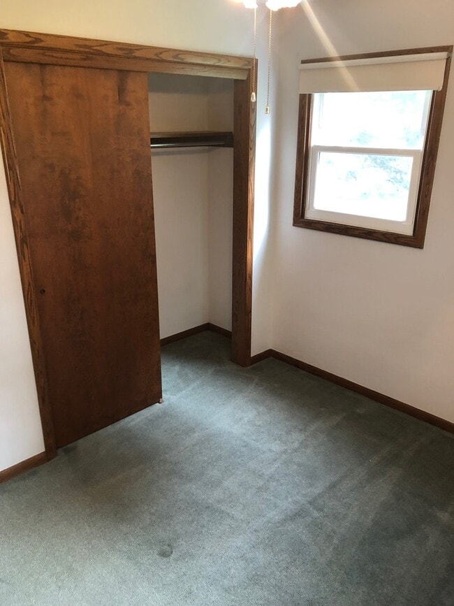 Building Photo - 2 Bedroom Ranch Home in Summit Township