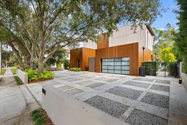 Building Photo - 1742 Temple Dr