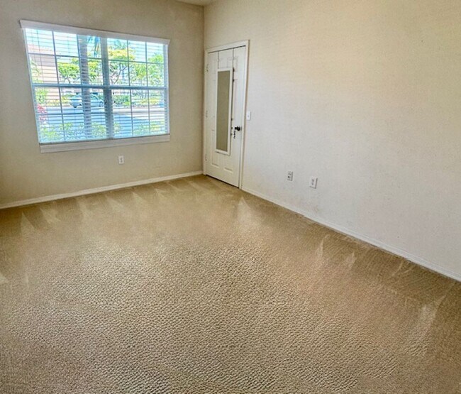 Building Photo - 3 bedroom 2 bathroom Condo in the Gardens at Beachwalk
