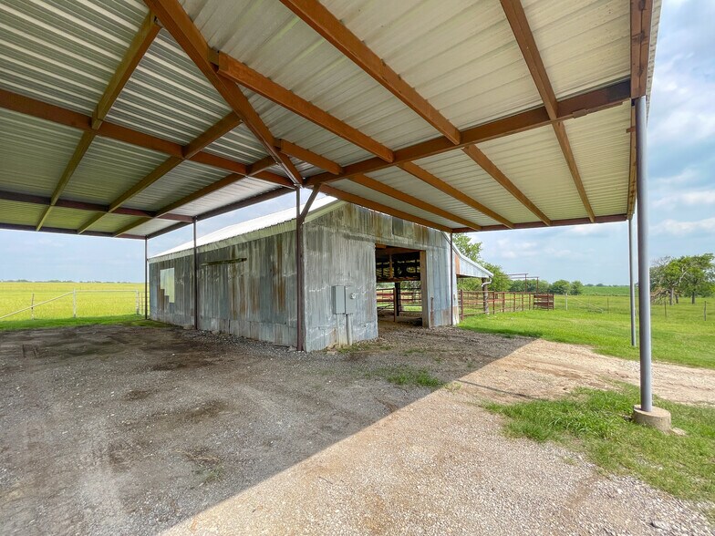 Building Photo - 123 County Road 127A