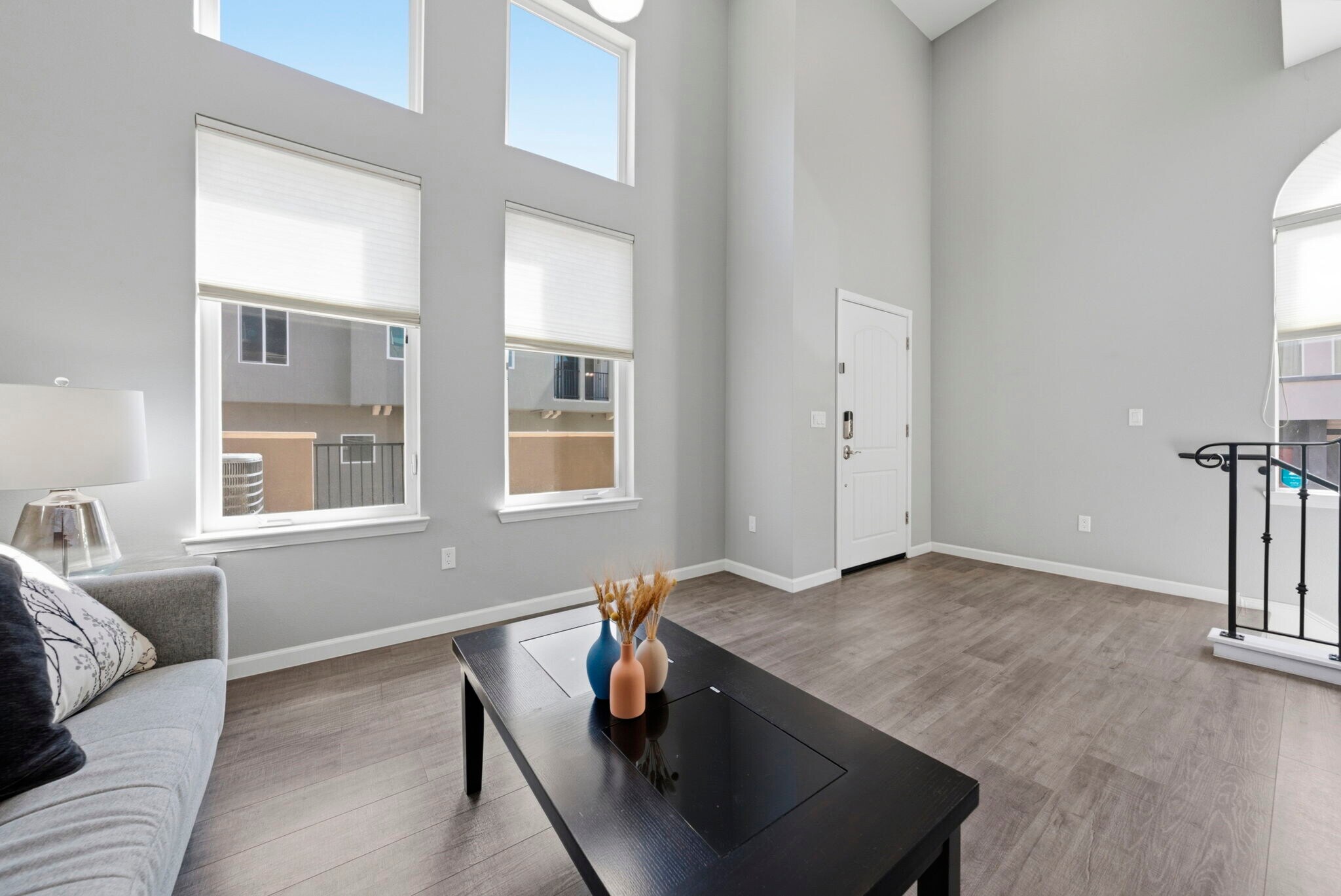 Building Photo - 817 Estancia Ter