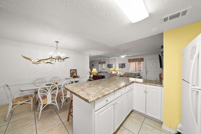 Building Photo - 133 W Leslie Ln