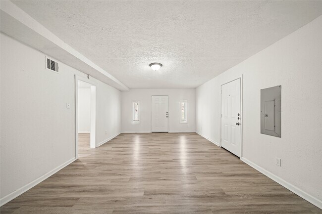 Building Photo - 2942 Knotty Oaks Trail