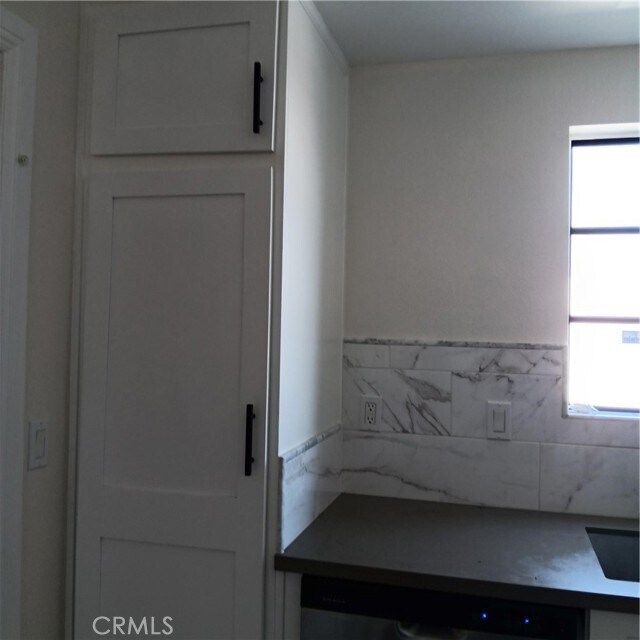 Building Photo - 1419 W 179th St