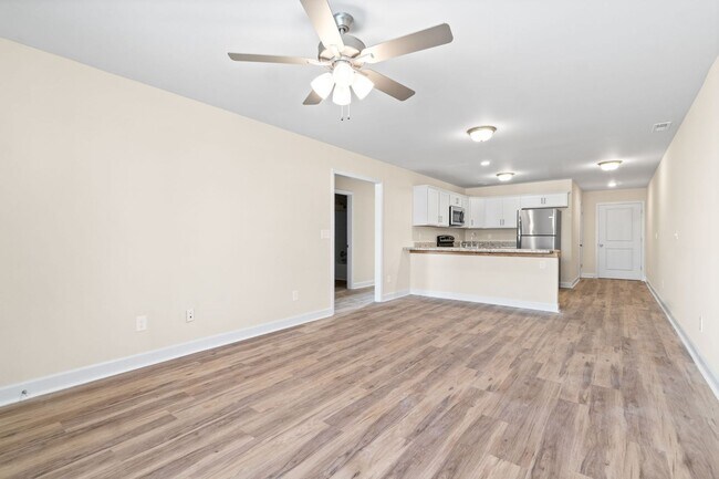 Building Photo - 9530 Russellville Rd