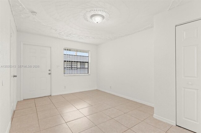Building Photo - 4120 SW 19th St