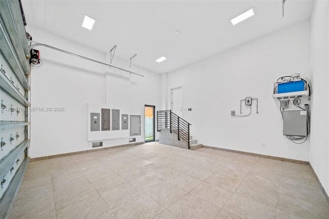 Building Photo - 278 190th St