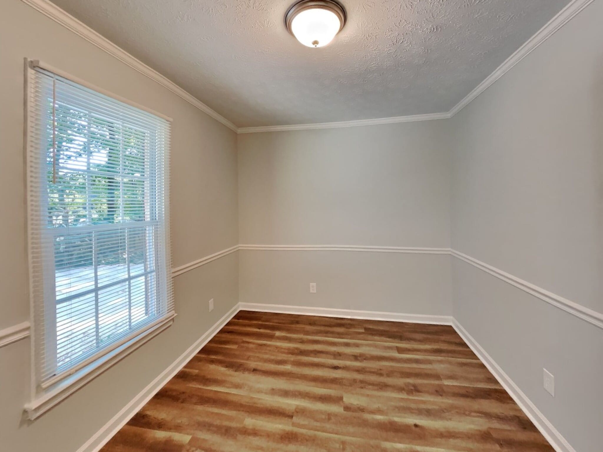 Building Photo - 245 Princeton Way