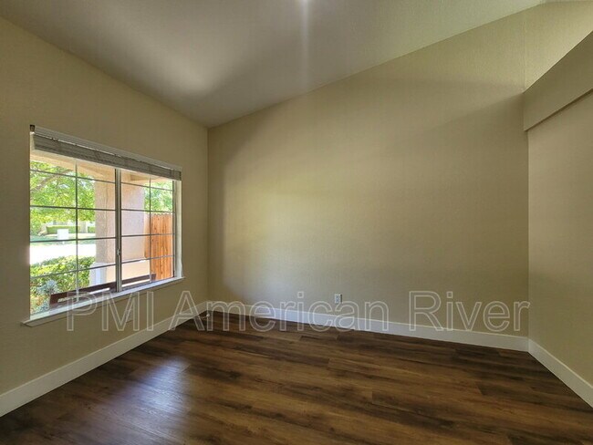 Building Photo - 461 Ebi Way