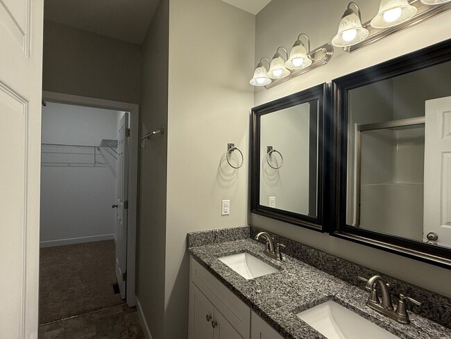 Building Photo - Spacious 3 Bedroom, 3.5bath in central Joh...