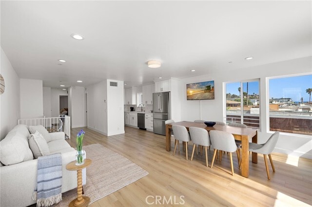 Building Photo - 1045 Gaviota Dr