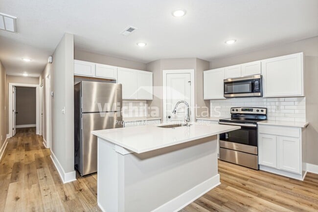 Building Photo - 4514-4514 N Sandplum St