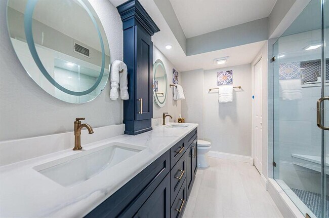 Building Photo - 6105 Bahia Del Mar Cir N