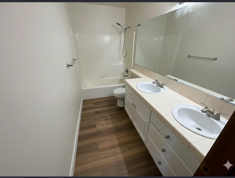 Building Photo - 3437 SW 2nd St