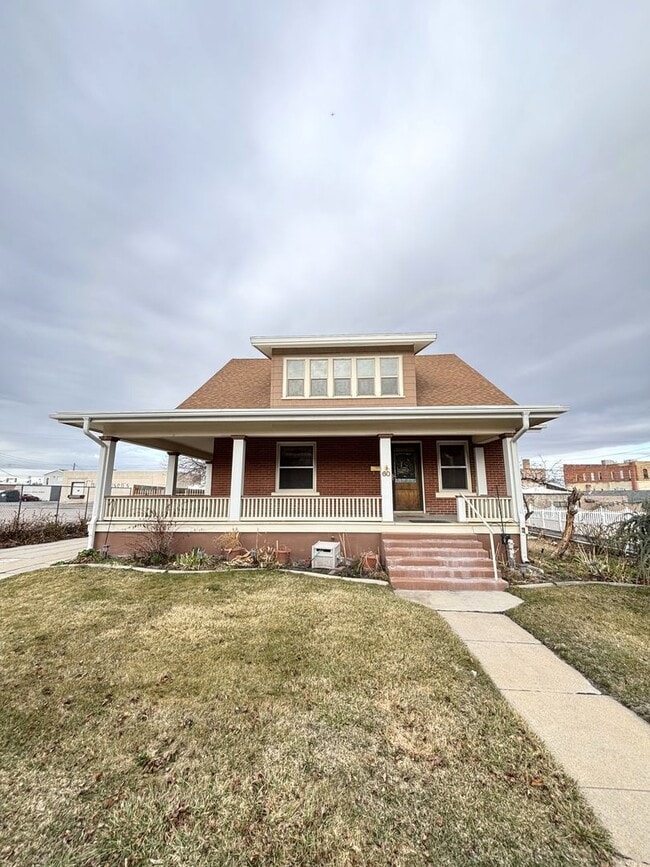 Building Photo - Get 4 Lagoon Passes with This 4 Bed 2.5 Bath Home for Rent in Brigham City!