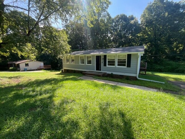 Building Photo - 3515 Julia Ct