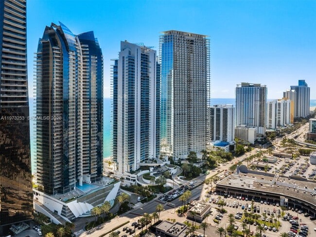 Building Photo - 17121 Collins Ave